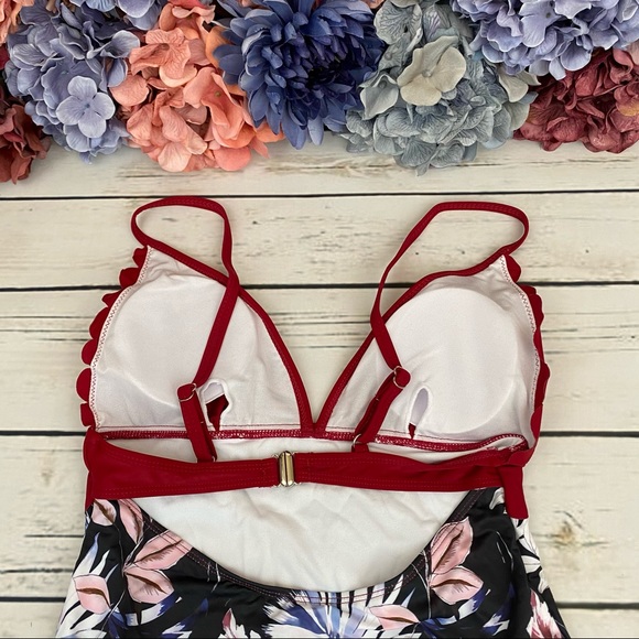 Sexy Ruffled Low Cut Red Tropical Push Up Swimsuit - Picture 11 of 16